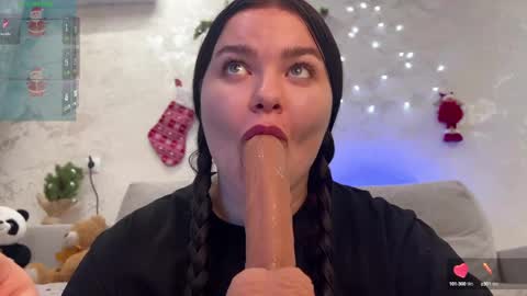 Snapshot of jennisxcharming chatting on December 16, 2024, 7:54 pm Mila online show from December 16, 2024, 7:54 pm