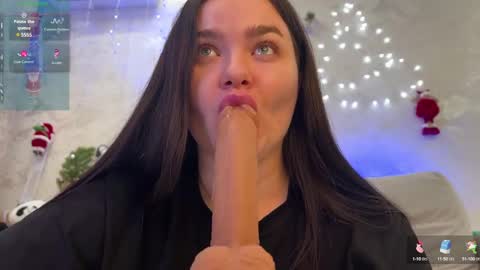 Snapshot of jennisxcharming chatting on January 4, 2025, 5:47 pm Mila online show from January 4, 2025, 5:47 pm