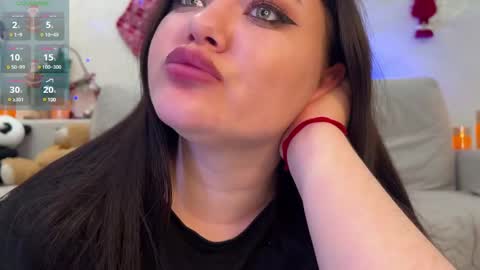 Snapshot of jennisxcharming chatting on January 13, 2025, 4:50 am Mila online show from January 13, 2025, 4:50 am