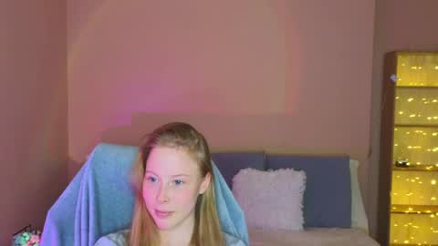 Snapshot of jenny_angelok chatting on May 7, 2026, 2:00 pm Next broadcast on December 05 subject to change online show from May 7, 2026, 2:00 pm