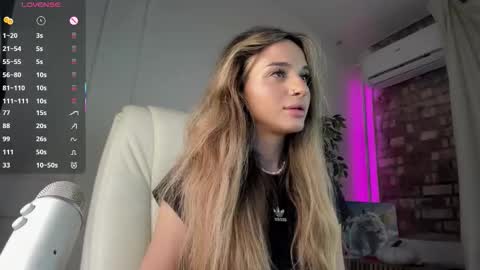 Snapshot of jenny_harringtons chatting on October 28, 2025, 7:34 am jenny_harringtons online show from October 28, 2025, 7:34 am