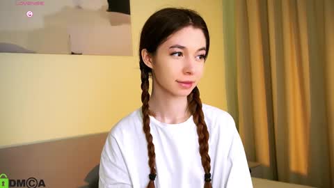 Snapshot of jenny_lylu chatting on January 19, 2025, 7:47 pm Ori online show from January 19, 2025, 7:47 pm