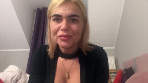 Snapshot of jenny_play1 chatting on December 15, 2024, 3:20 pm Jenny online show from December 15, 2024, 3:20 pm