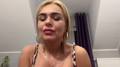 Snapshot of jenny_play1 chatting on January 8, 2025, 11:54 am Jenny online show from January 8, 2025, 11:54 am