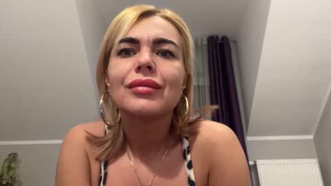 Snapshot of jenny_play1 chatting on January 14, 2025, 8:20 am Jenny online show from January 14, 2025, 8:20 am