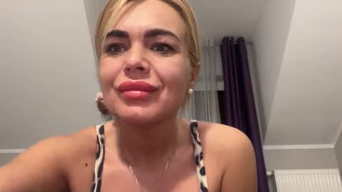 Snapshot of jenny_play1 chatting on January 25, 2025, 9:15 am Jenny online show from January 25, 2025, 9:15 am