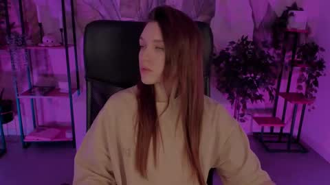 Snapshot of jennydens chatting on March 12, 2025, 7:13 am Jenny NO Nude online show from March 12, 2025, 7:13 am