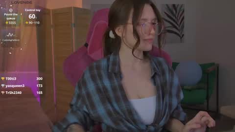 Snapshot of jennydens chatting on April 18, 2026, 7:58 pm Jenny NO Nude online show from April 18, 2026, 7:58 pm