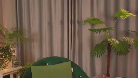 jennyfer_me online show from February 10, 2026, 12:31 pm