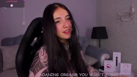 Snapshot of jennyferguson chatting on February 4, 2025, 1:02 am Jenny Ferguson online show from February 4, 2025, 1:02 am