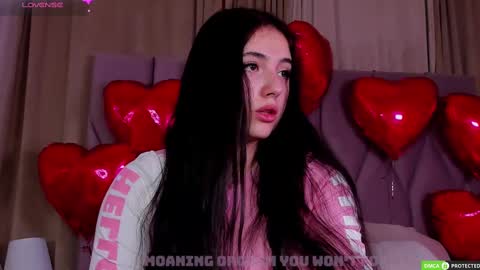 Snapshot of jennyferguson chatting on February 17, 2025, 7:10 pm Jenny Ferguson online show from February 17, 2025, 7:10 pm