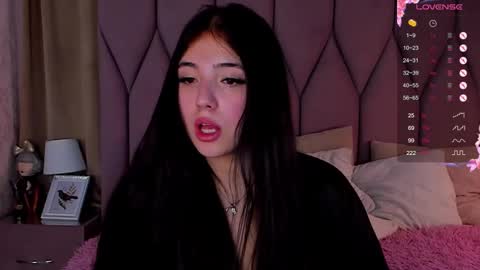 Snapshot of jennyferguson chatting on March 4, 2025, 7:22 pm Jenny Ferguson online show from March 4, 2025, 7:22 pm