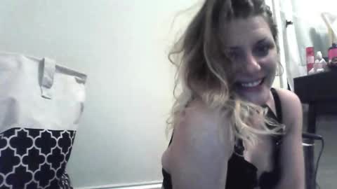 jennyisasquirter online show from January 7, 2026, 11:18 pm