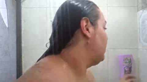 Snapshot of jeny_bel chatting on January 2, 2025, 8:35 pm jeny bel y el conde online show from January 2, 2025, 8:35 pm