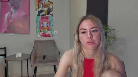 Snapshot of jeremayalove chatting on January 24, 2025, 5:42 am Hi hi We are Jessie and Betti online show from January 24, 2025, 5:42 am