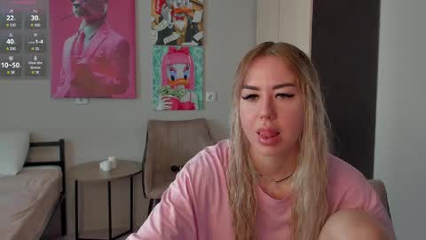 Snapshot of jeremayalove chatting on February 20, 2025, 6:28 am Hi hi We are Jessie and Betti online show from February 20, 2025, 6:28 am