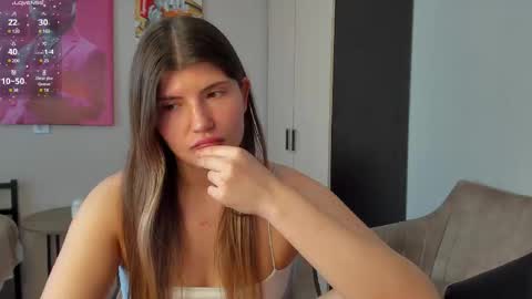 Snapshot of jeremayalove chatting on March 9, 2025, 8:07 am Hi hi We are Jessie and Betti online show from March 9, 2025, 8:07 am