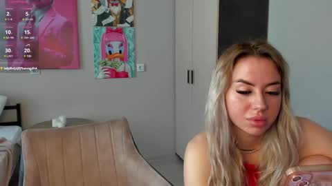 Snapshot of jeremayalove chatting on March 12, 2025, 10:59 am Hi hi We are Jessie and Betti online show from March 12, 2025, 10:59 am