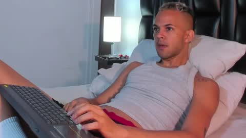 Snapshot of jeremmy_5_ chatting on February 9, 2025, 12:19 pm Jeremmy online show from February 9, 2025, 12:19 pm