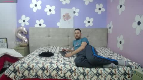 Jeremmyandstacy online show from February 5, 2025, 12:38 pm