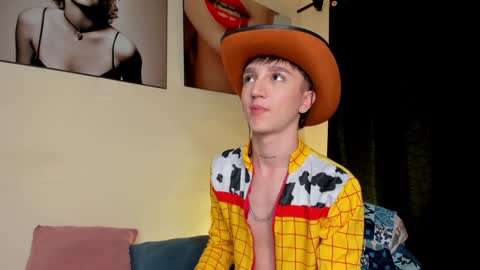 jero independent model online show from January 15, 2025, 6:01 am