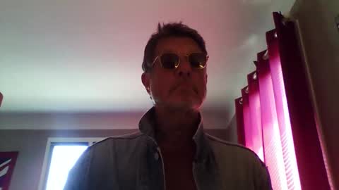 jerflor online show from April 9, 2026, 10:53 am