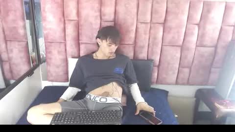 Snapshot of jerom_xx chatting on October 16, 2025, 9:16 pm Jerom xx online show from October 16, 2025, 9:16 pm