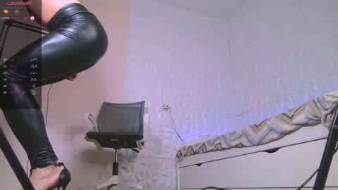 Snapshot of jerrybomb_ chatting on October 21, 2025, 8:59 am Jerrybomb online show from October 21, 2025, 8:59 am