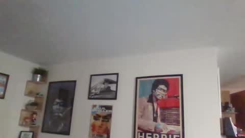 Snapshot of jerseyhammer01 chatting on December 17, 2025, 12:27 am Harry online show from December 17, 2025, 12:27 am