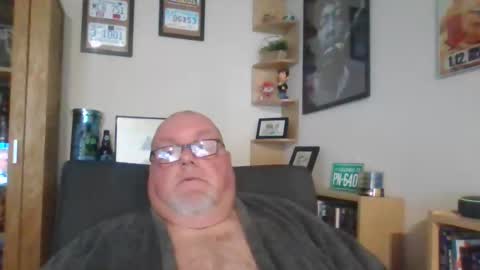 Snapshot of jerseyhammer01 chatting on December 18, 2025, 8:53 am Harry online show from December 18, 2025, 8:53 am