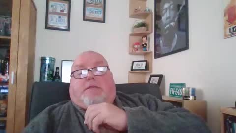 Snapshot of jerseyhammer01 chatting on December 20, 2025, 10:00 am Harry online show from December 20, 2025, 10:00 am