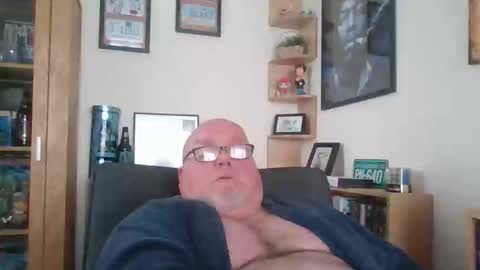 Snapshot of jerseyhammer01 chatting on April 1, 2026, 7:42 am Harry online show from April 1, 2026, 7:42 am
