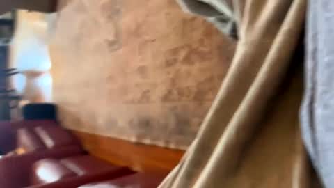 Jeremys room chill and puff one enjoy online show from March 11, 2025, 3:12 pm