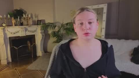 jes_solar online show from October 13, 2025, 1:44 pm