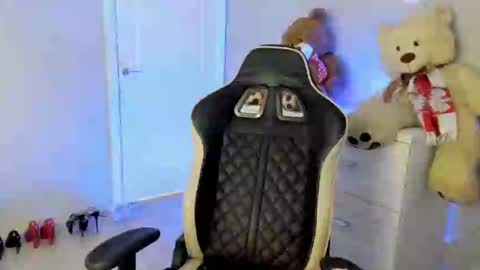 Snapshot of jess1ca_rabb1t chatting on January 19, 2025, 1:44 pm jess1ca_rabb1t online show from January 19, 2025, 1:44 pm