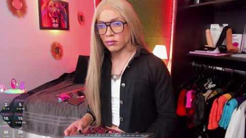 Snapshot of jess69jones chatting on October 10, 2025, 4:11 am Jess online show from October 10, 2025, 4:11 am