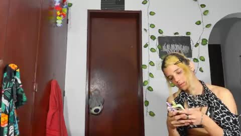 Snapshot of jess_sweett chatting on July 10, 2026, 6:43 pm Jessica online show from July 10, 2026, 6:43 pm