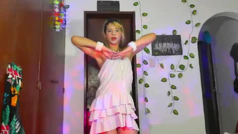 Snapshot of jess_sweett chatting on August 3, 2026, 9:18 pm Jessica online show from August 3, 2026, 9:18 pm