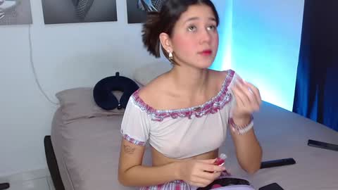 Snapshot of jessdant_luv chatting on January 6, 2025, 5:30 am Hello we are Jesse and Dante. online show from January 6, 2025, 5:30 am