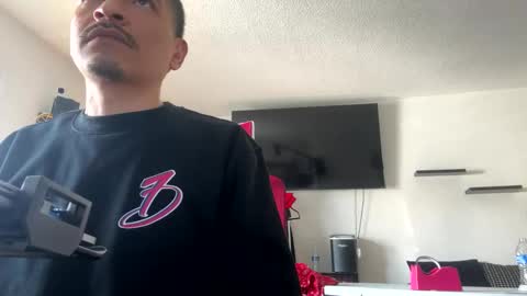 Snapshot of jesselopezcali chatting on January 31, 2025, 5:10 pm Hungjessy online show from January 31, 2025, 5:10 pm