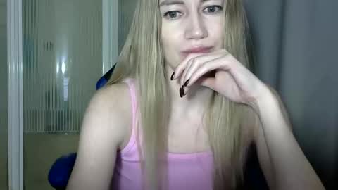 Snapshot of jessfox1 chatting on December 31, 2024, 1:04 am JessFox1 online show from December 31, 2024, 1:04 am