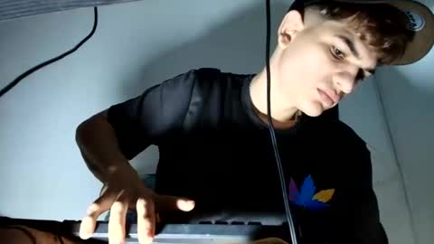 Snapshot of jesshot_bigcock chatting on March 19, 2026, 9:35 am jesshot_bigcock online show from March 19, 2026, 9:35 am