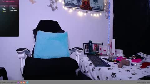 Snapshot of jessi1986_ chatting on January 4, 2025, 6:40 pm Jessie online show from January 4, 2025, 6:40 pm