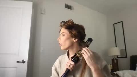 Jessica Aaren online show from March 29, 2026, 7:47 pm