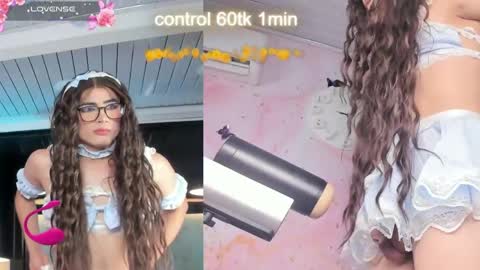 Snapshot of jessicameron chatting on May 24, 2026, 3:33 am JESSI AND NAOMI online show from May 24, 2026, 3:33 am