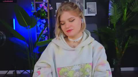 jessicaoconnor online show from December 11, 2024, 12:44 pm