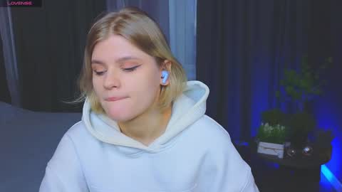 jessicaoconnor online show from December 18, 2024, 1:02 pm