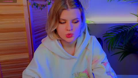 jessicaoconnor online show from December 22, 2024, 1:33 pm