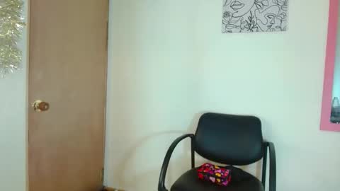 jessicarabbit4 online show from November 13, 2025, 9:25 pm