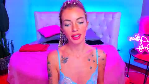 Snapshot of jessicasky_ chatting on October 21, 2025, 5:57 pm Jessy online show from October 21, 2025, 5:57 pm